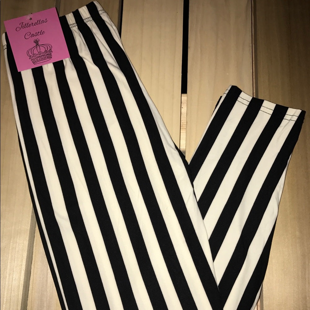 Leggings Black White Stripe One Size Buttery Soft
