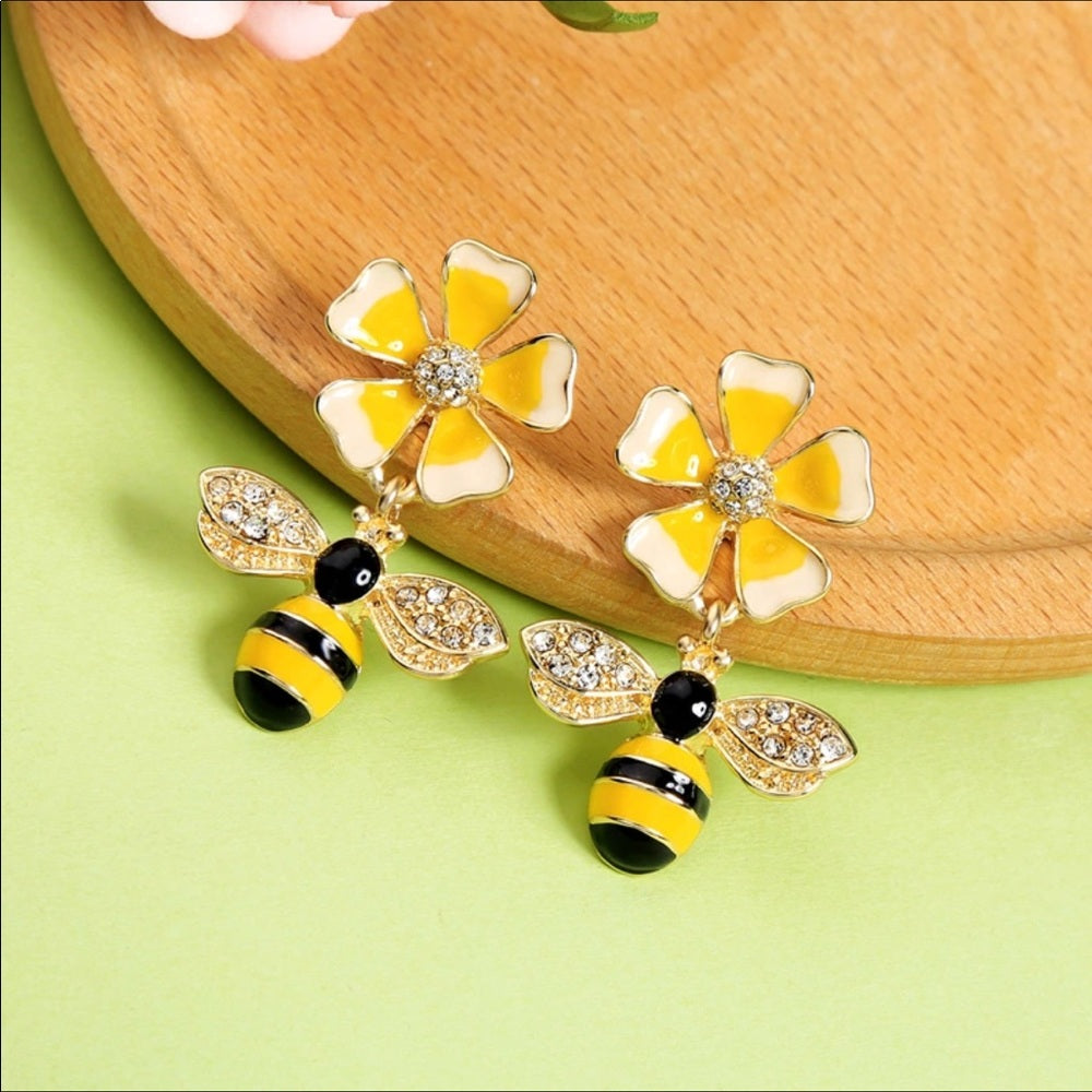 Swarovski Bee Cosmos Earrings New With Tags NWT