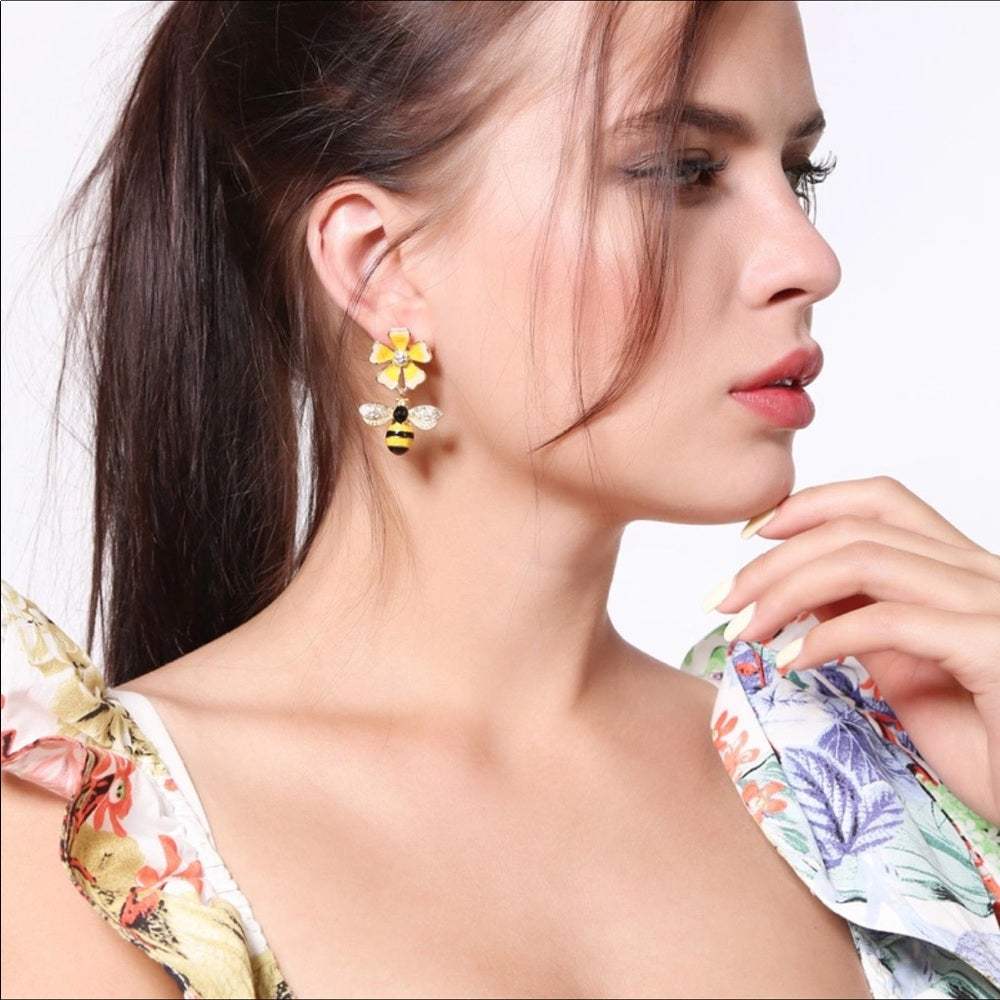 Swarovski Bee Cosmos Earrings New With Tags NWT