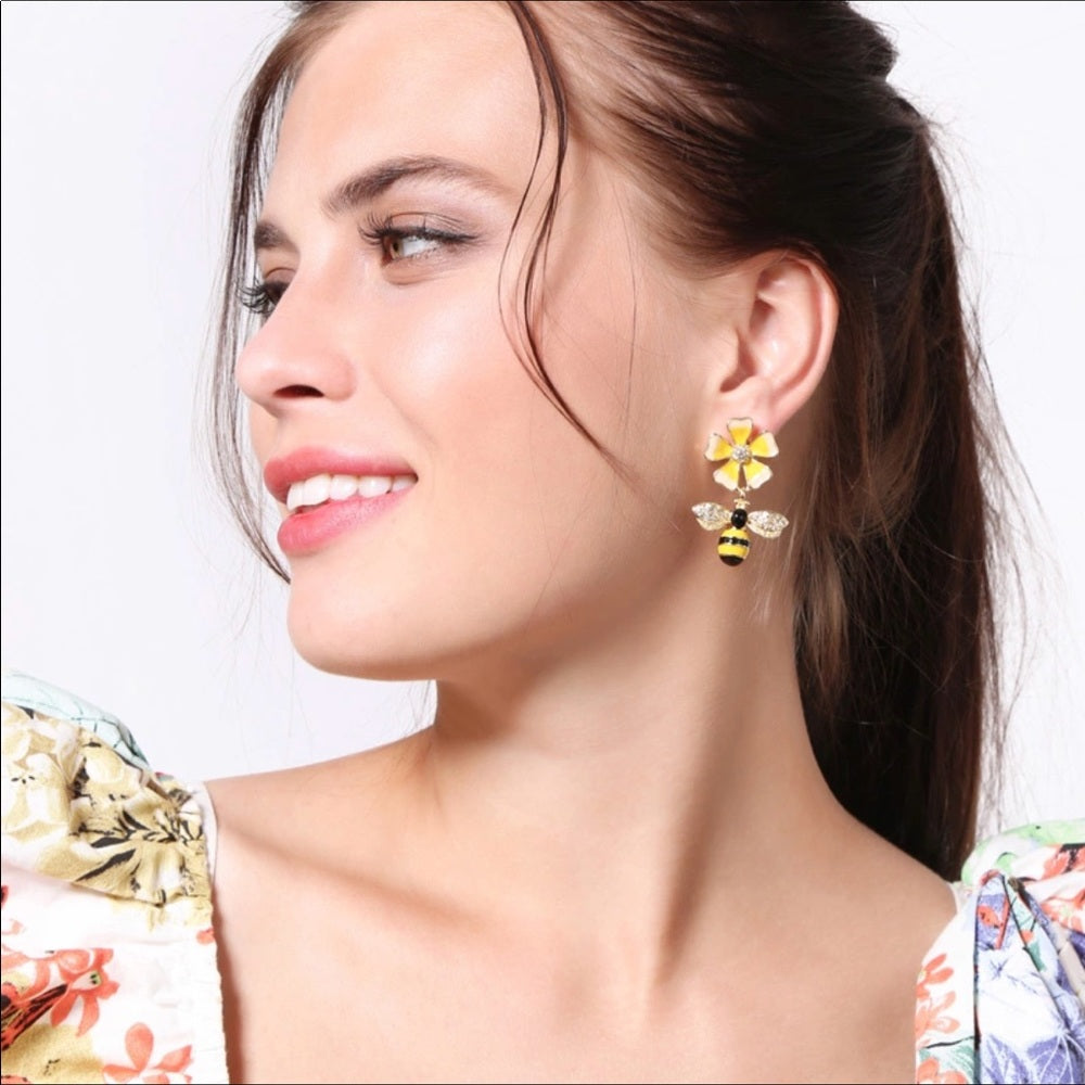 Swarovski Bee Cosmos Earrings New With Tags NWT