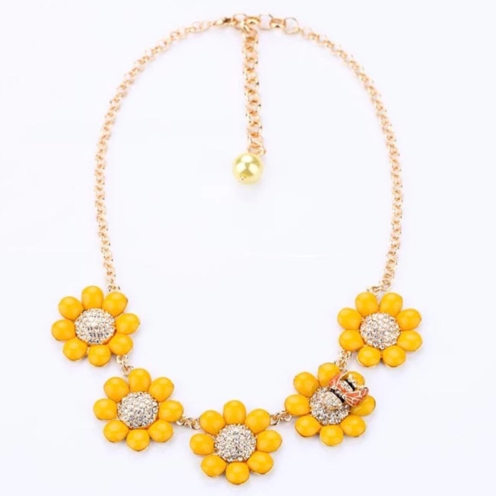 Swarovski Bee Happy Daisy Necklace New With Tags