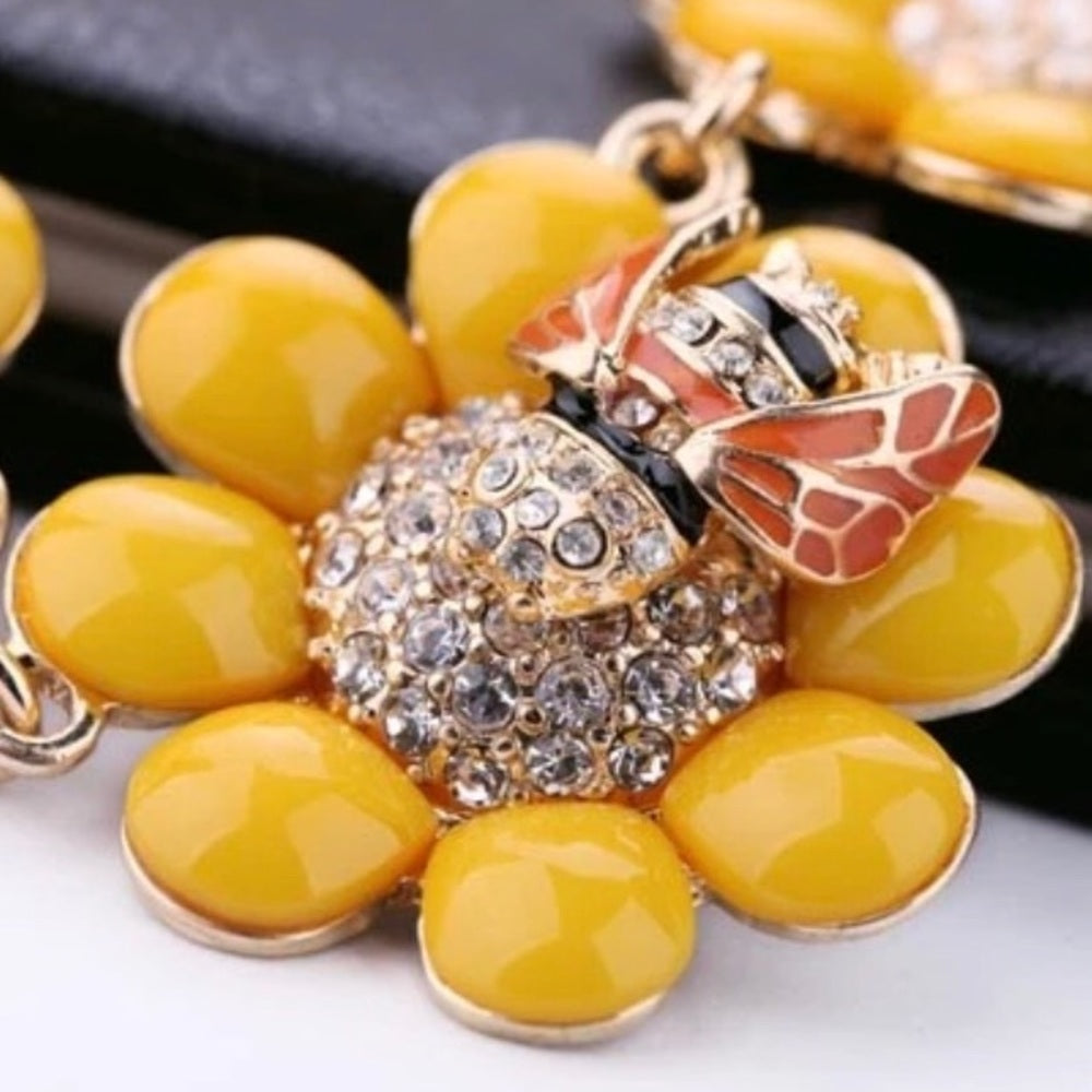 Swarovski Bee Happy Daisy Necklace New With Tags